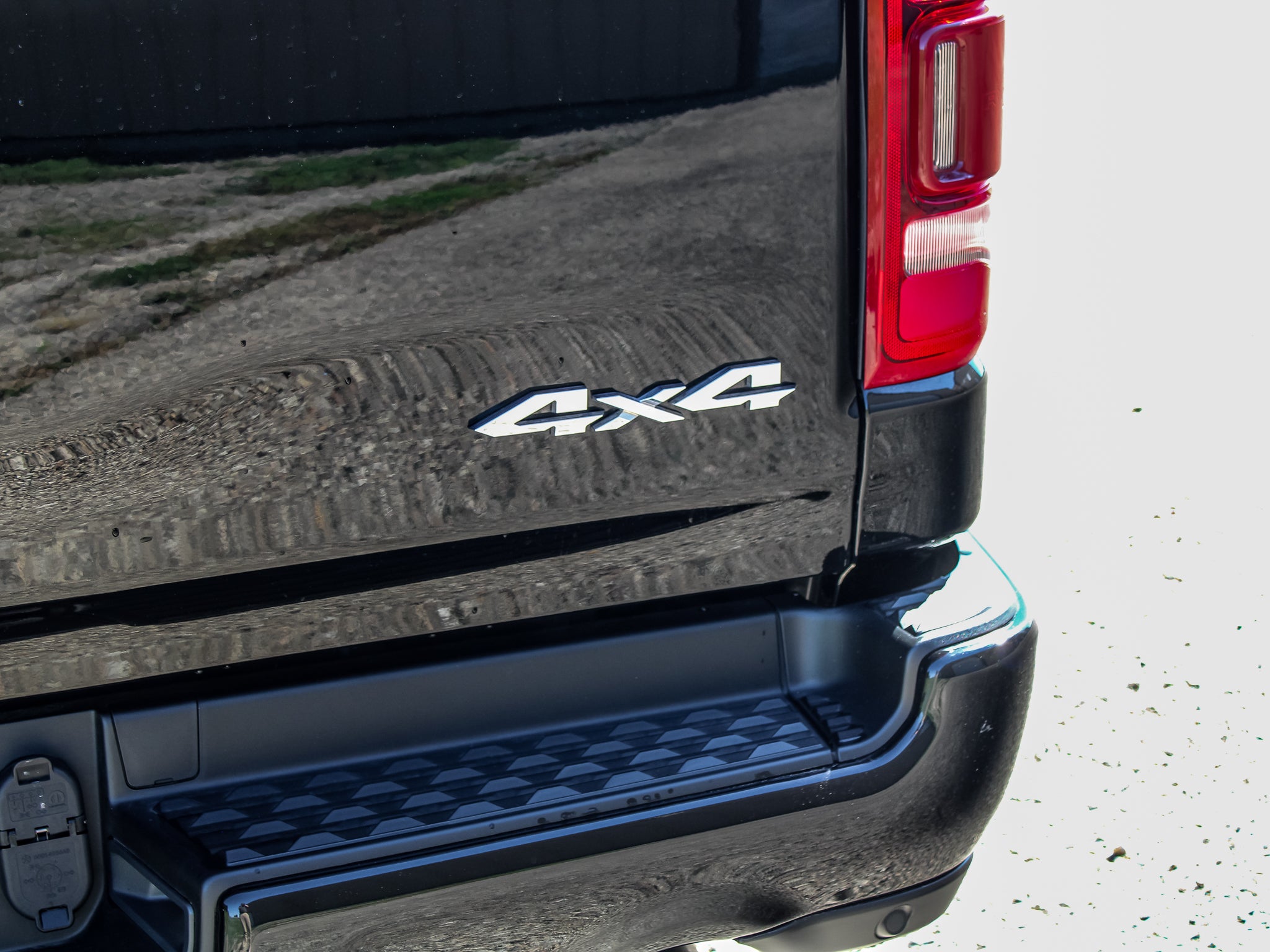 2023 RAM 1500 Laramie Crew Cab 4x4 5'7" Box
