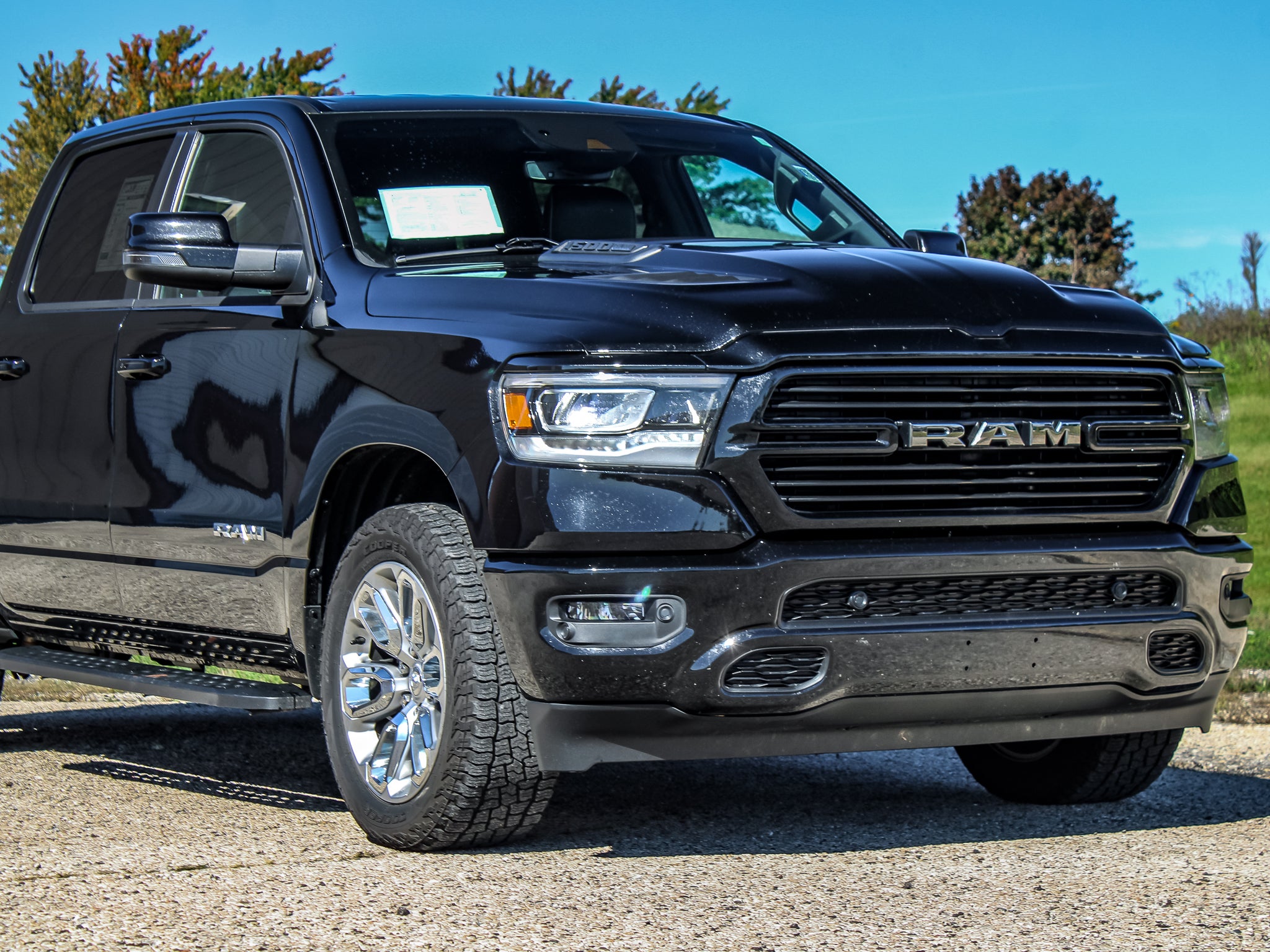2023 RAM 1500 Laramie Crew Cab 4x4 5'7" Box