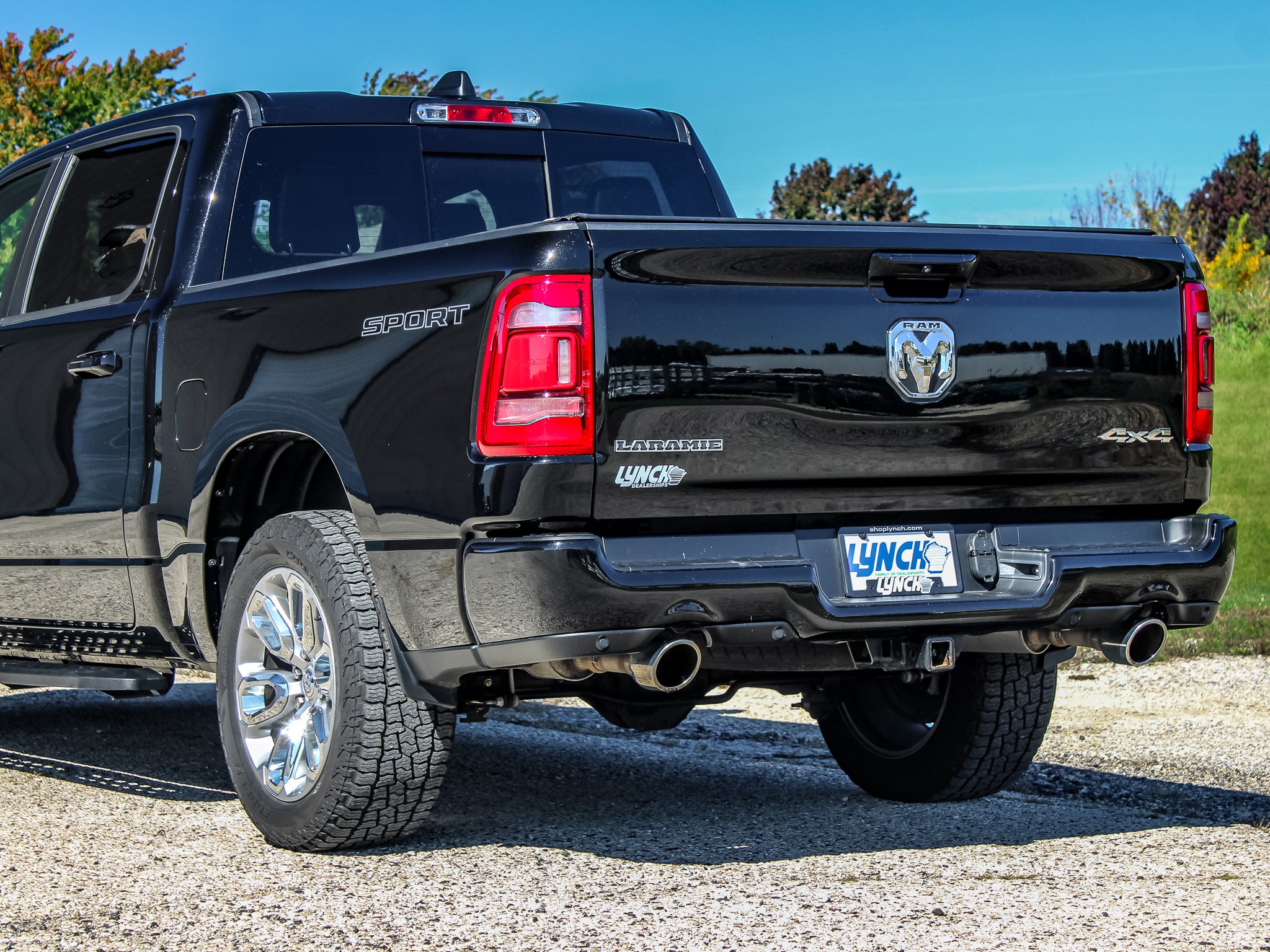 2023 RAM 1500 Laramie Crew Cab 4x4 5'7" Box
