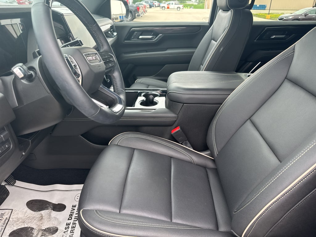 2025 GMC Yukon Elevation