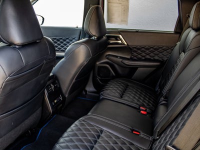 2024 Mitsubishi Outlander Plug-In Hybrid SEL