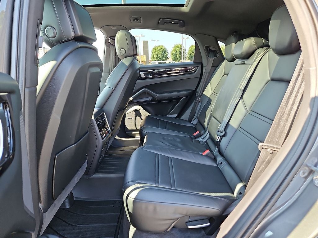 2021 Porsche Cayenne Coupe BASE