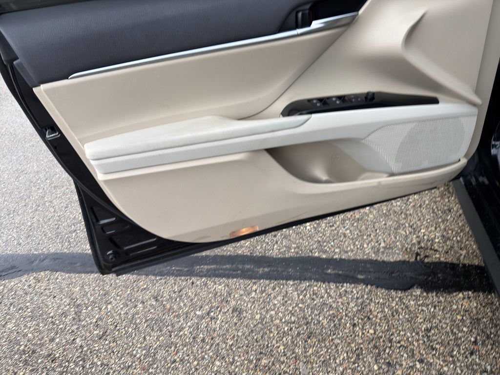 2019 Toyota Camry Hybrid LE