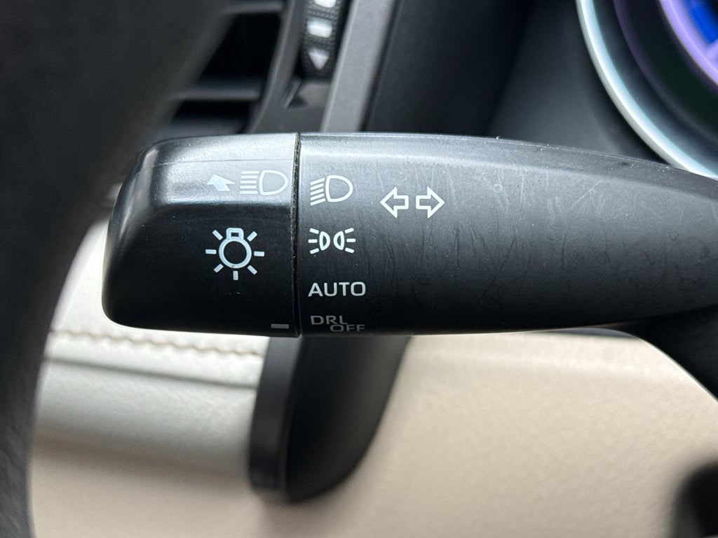 2019 Toyota Camry Hybrid LE
