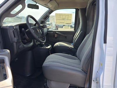 2025 Chevrolet Express Cutaway 3500 1WT