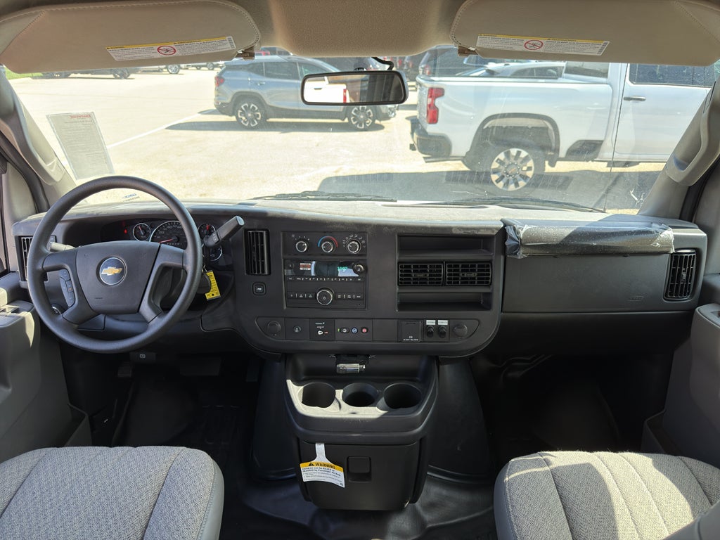 2025 Chevrolet Express Cutaway 3500 1WT