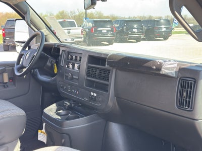 2025 Chevrolet Express Cutaway 3500 1WT
