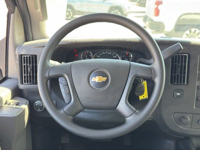 2025 Chevrolet Express Cutaway 3500 1WT