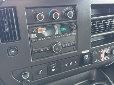 2025 Chevrolet Express Cutaway 3500 1WT