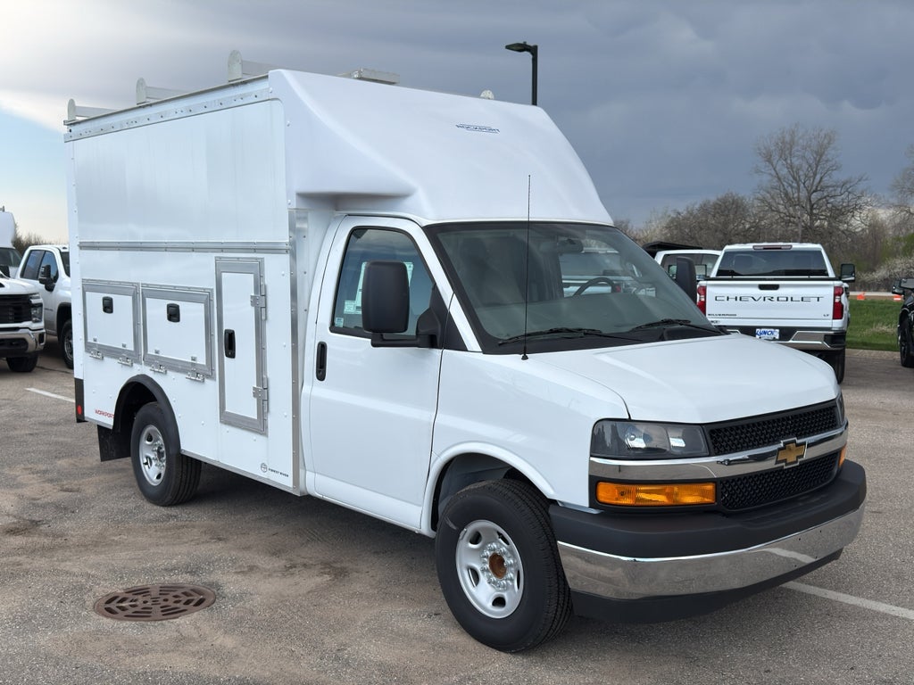 2025 Chevrolet Express Cutaway 3500 1WT