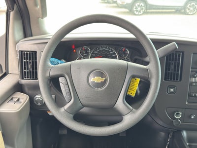 2025 Chevrolet Express Cutaway 3500 1WT