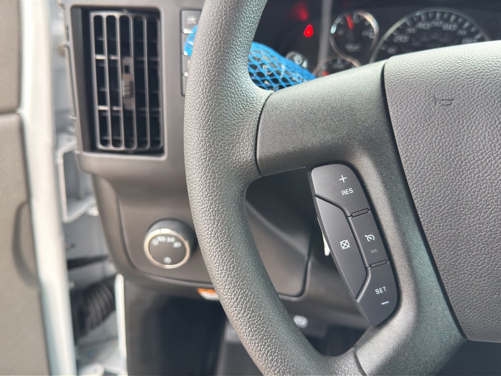2025 Chevrolet Express Cutaway 3500 1WT