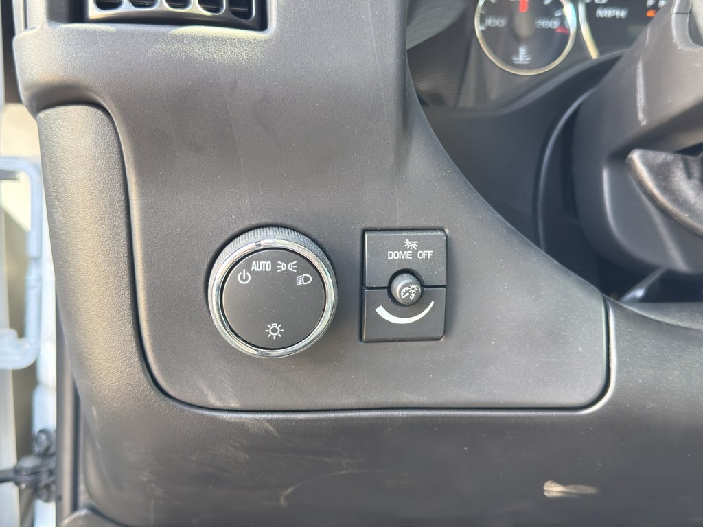 2025 Chevrolet Express Cutaway 3500 1WT