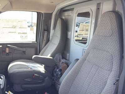2025 Chevrolet Express Cutaway 3500 1WT