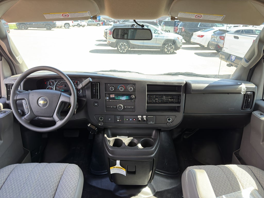 2025 Chevrolet Express Cutaway 3500 1WT