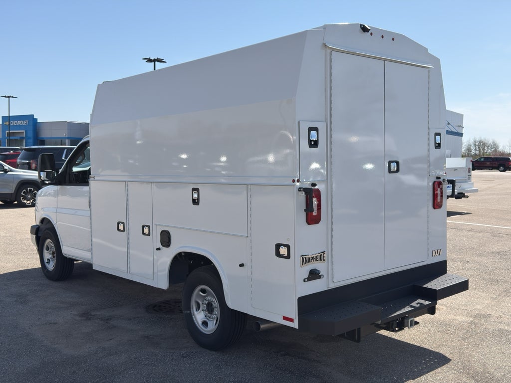 2025 Chevrolet Express Cutaway 3500 1WT