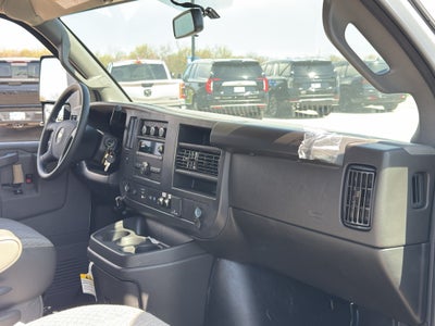 2025 Chevrolet Express Cutaway 3500 1WT