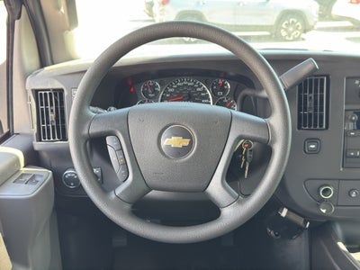 2025 Chevrolet Express Cutaway 3500 1WT
