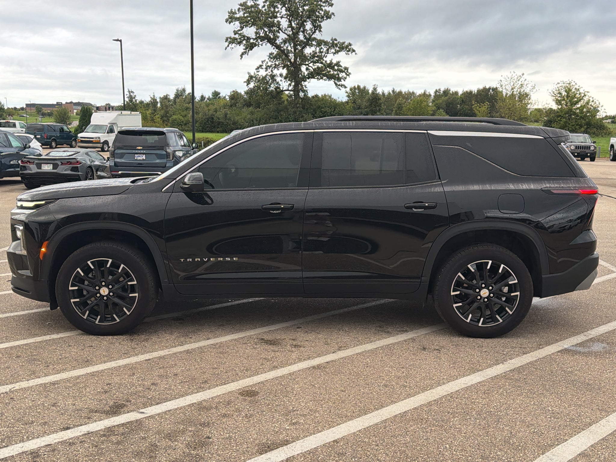 2025 Chevrolet Traverse LT