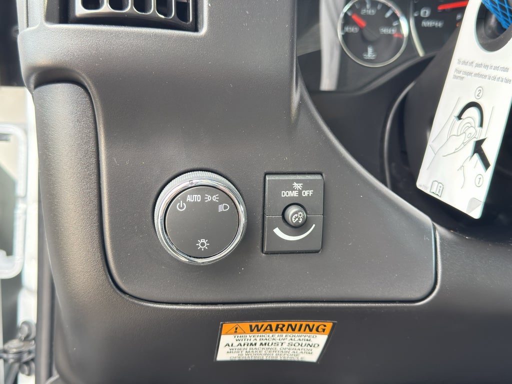 2025 Chevrolet Express Cutaway 3500 1WT