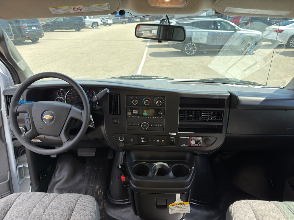2025 Chevrolet Express Cutaway 3500 1WT