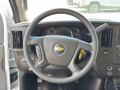 2025 Chevrolet Express Cutaway 3500 1WT