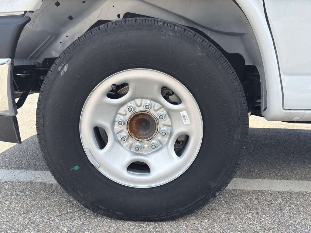 2025 Chevrolet Express Cutaway 3500 1WT