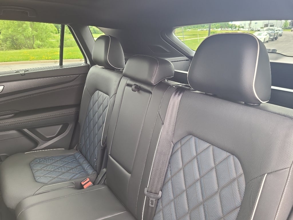 2024 Volkswagen Atlas Cross Sport 2.0T SEL Premium R-Line