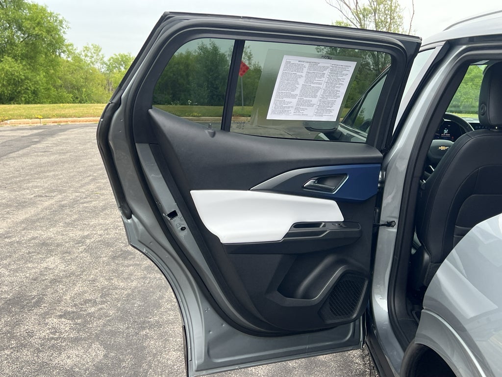 2025 Chevrolet Equinox EV LT