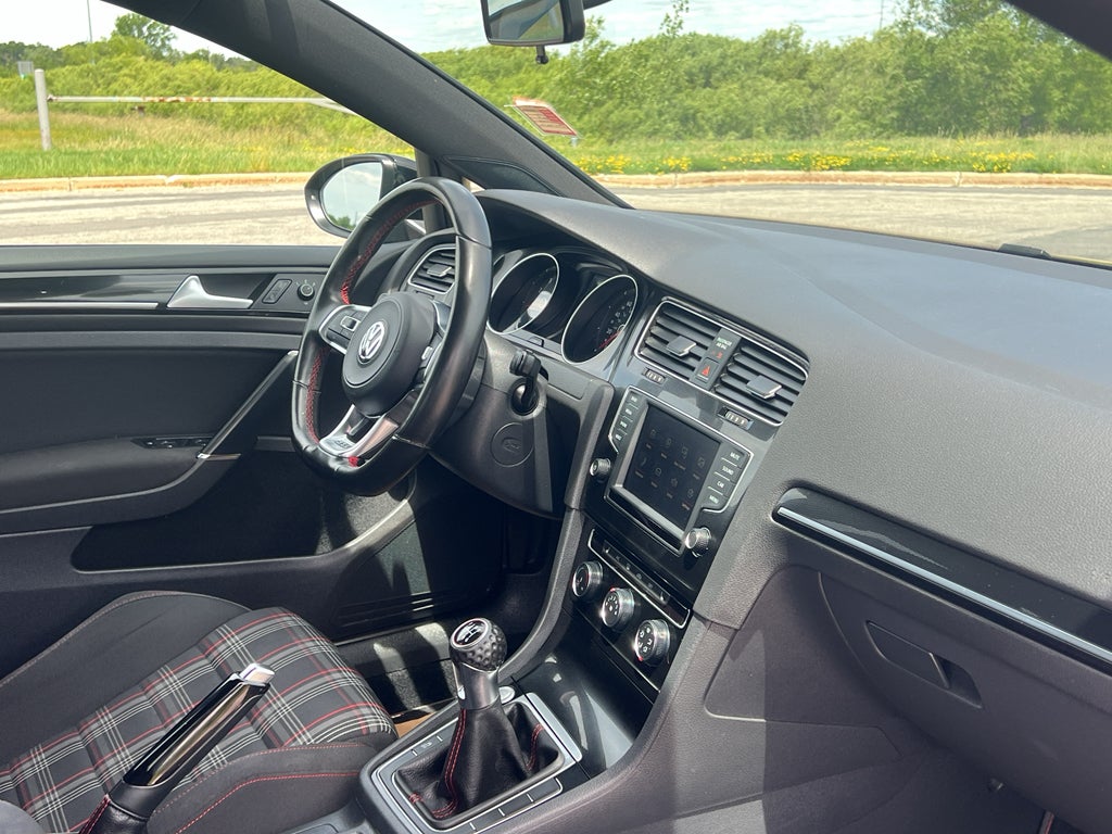 2017 Volkswagen Golf GTI S