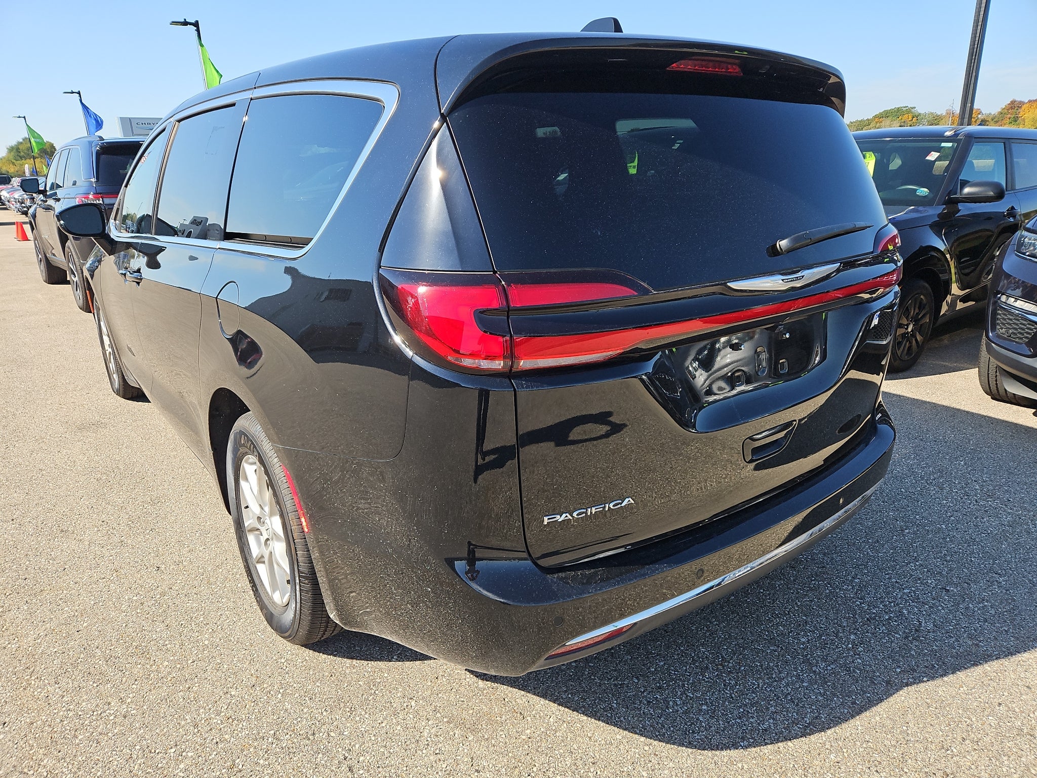 2026 Chrysler Pacifica Select