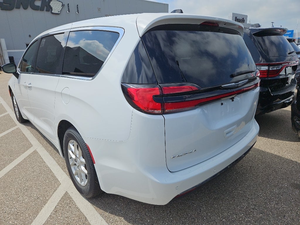 2024 Chrysler Pacifica Limited S Preferred