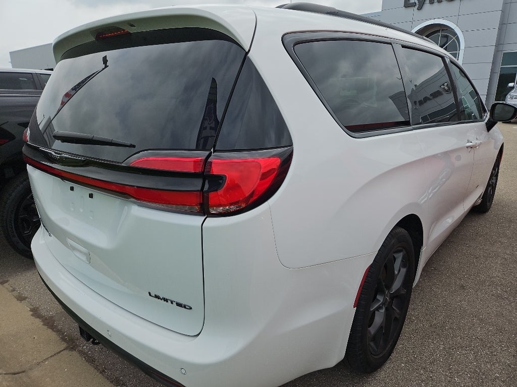 2024 Chrysler Pacifica Limited S Preferred