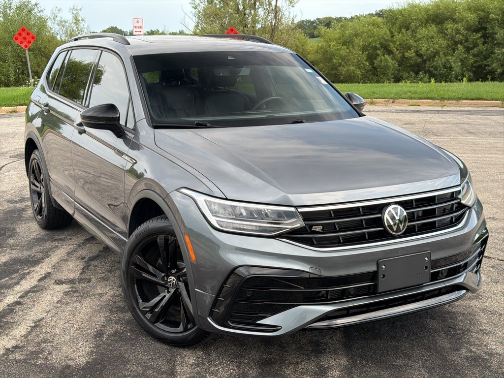 2024 Volkswagen Tiguan SE R-Line Black