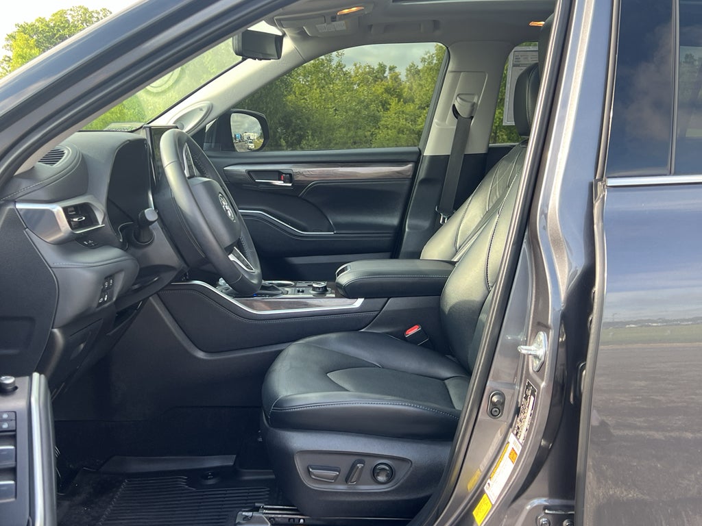 2024 Toyota Highlander Platinum