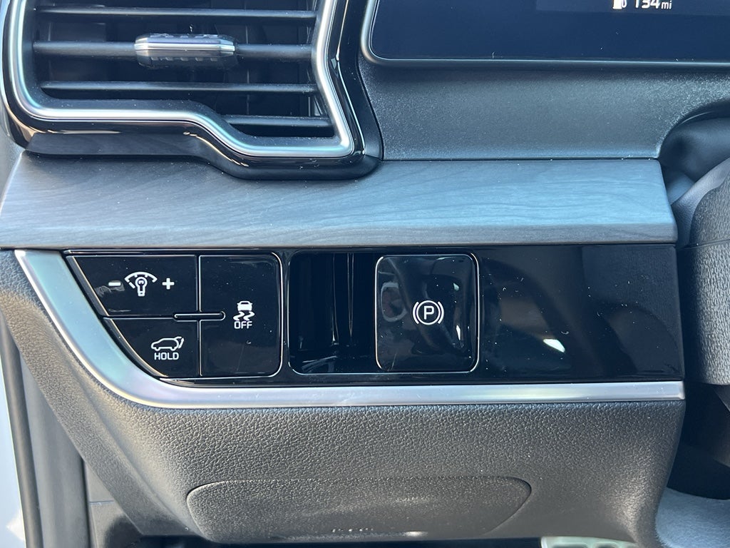 2024 Kia Sportage X-Pro White Knight