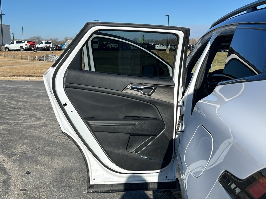 2024 Kia Sportage X-Pro White Knight
