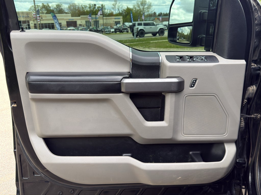 2020 Ford Super Duty F-350 SRW Pickup XLT
