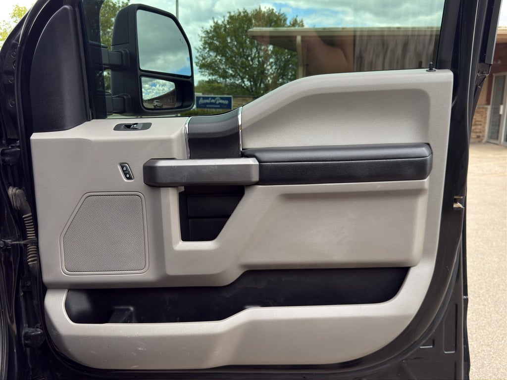 2020 Ford Super Duty F-350 SRW Pickup XLT