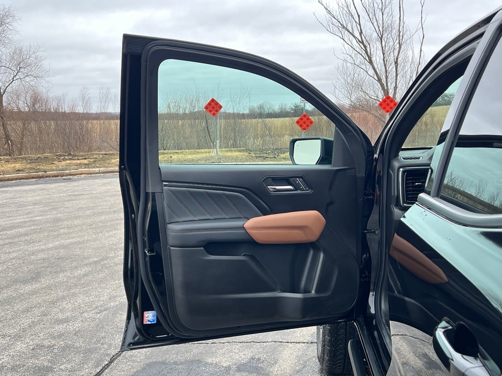 2025 GMC Canyon 4WD AT4