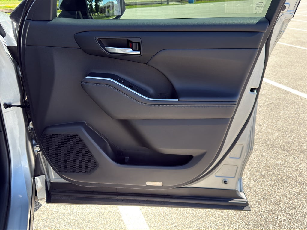 2020 Toyota Highlander Hybrid XLE