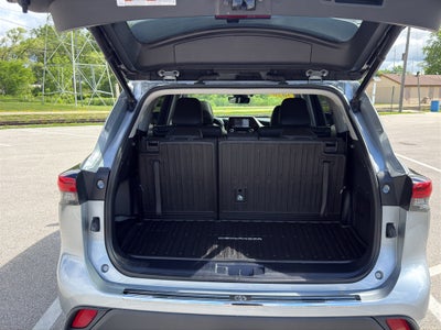 2020 Toyota Highlander Hybrid XLE