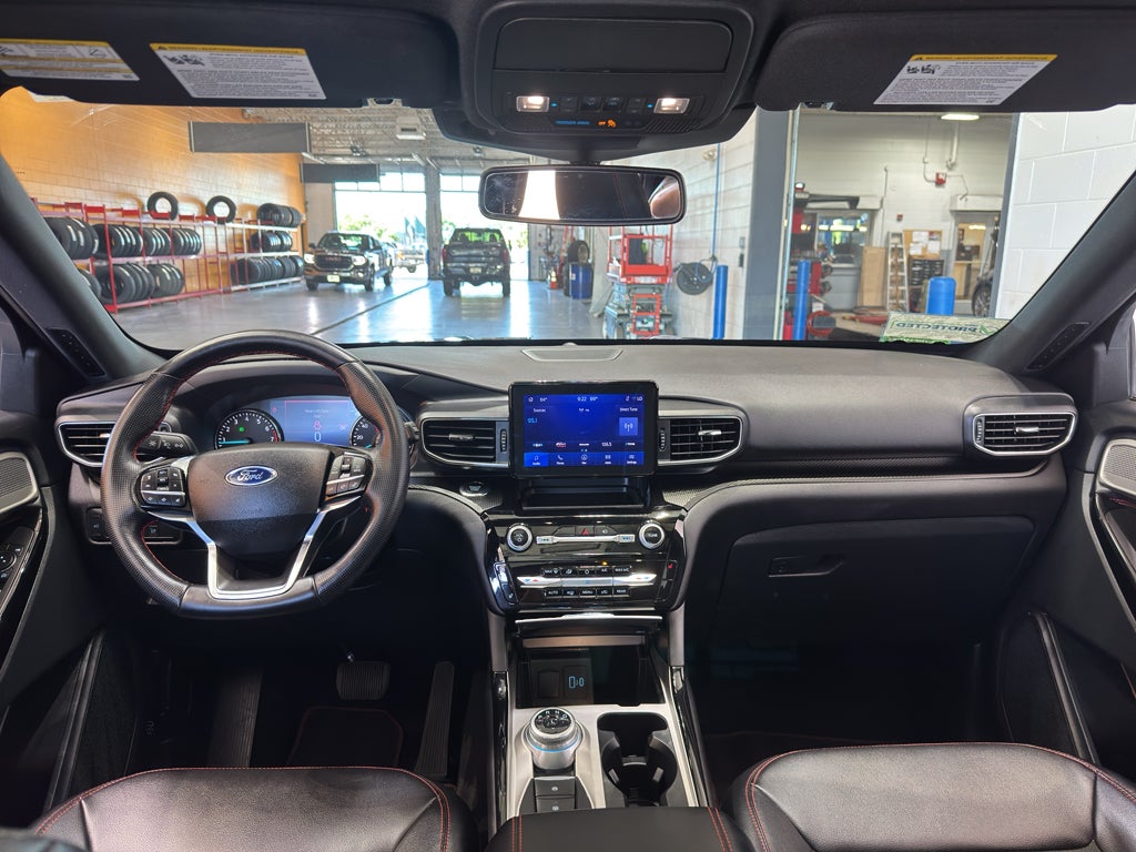 2022 Ford Explorer ST-Line