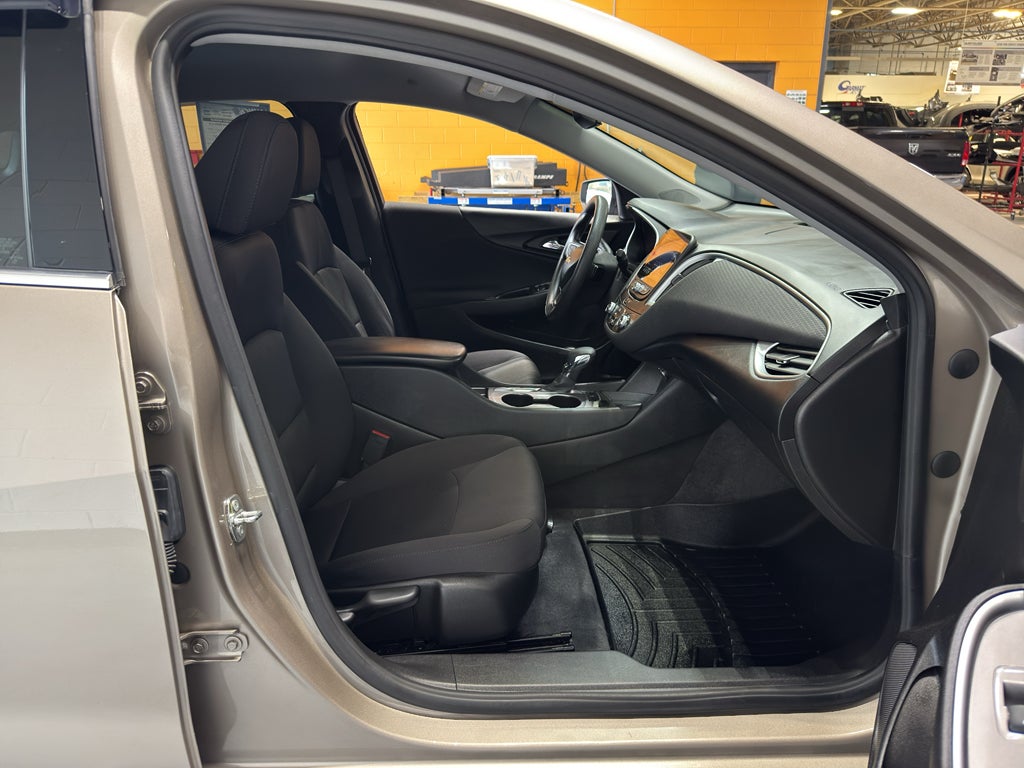 2022 Chevrolet Malibu LS