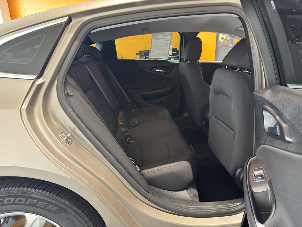 2022 Chevrolet Malibu LS
