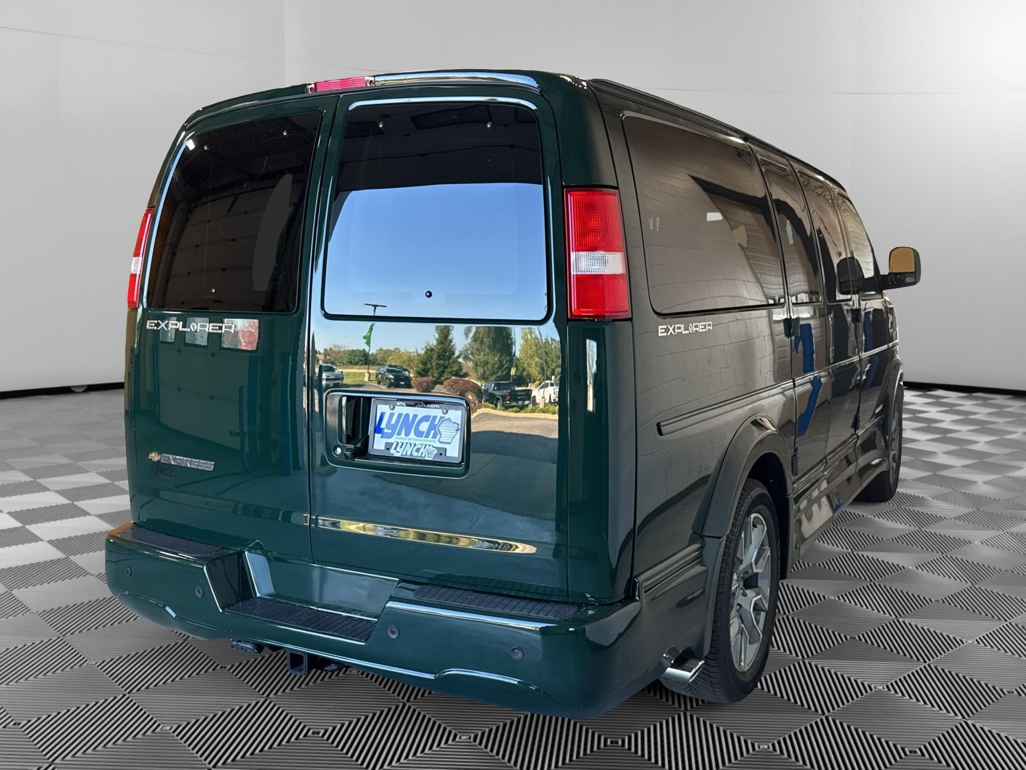 2026 Chevrolet Express Cargo WT