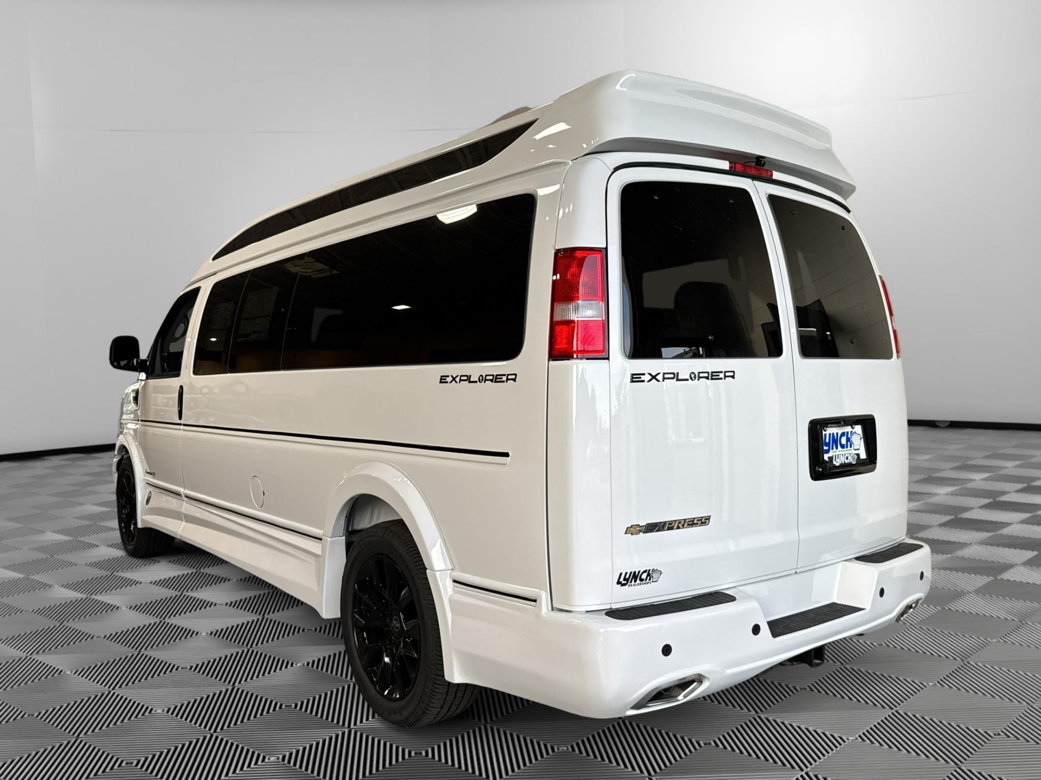 2026 Chevrolet Express Cargo WT