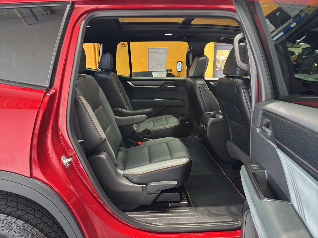 2024 GMC Acadia AT4