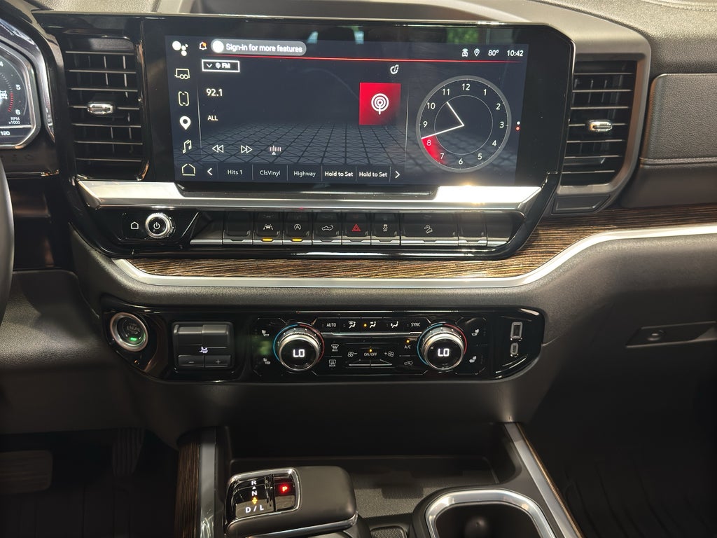 2025 GMC Sierra 1500 Elevation