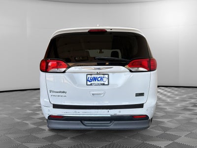 2020 Chrysler Pacifica Touring L